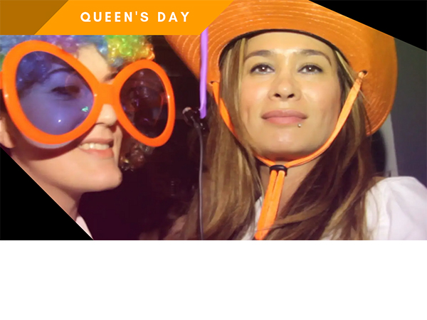 <span>Queens Day</span><i><img class="portfolyo-tusu" src="/wp-content/uploads/2018/07/play.png" ></i>